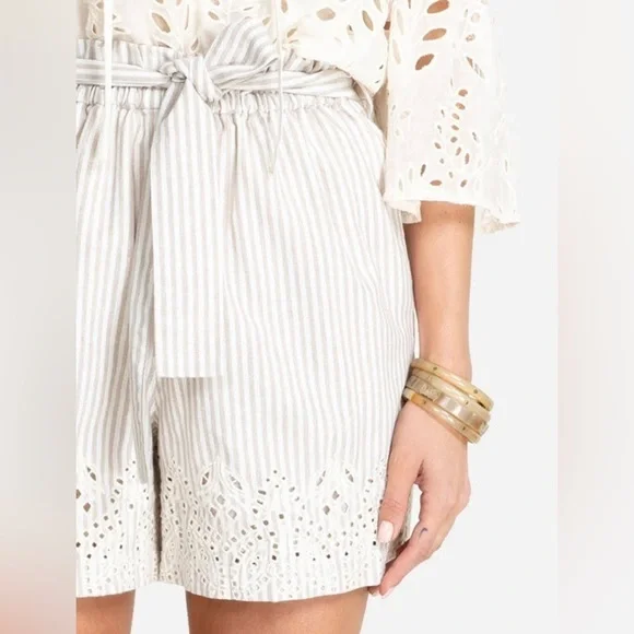 NEW Johnny Was Ciana Paper Waist Shorts Size Medium - Picture 9 of 9